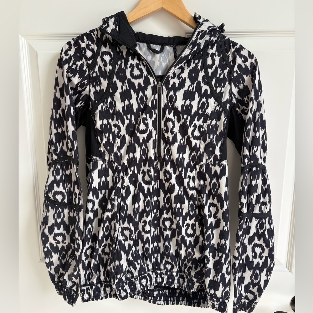 Lululemon Run Willpower 1/2 Zip Black White Purple Sprinkler Ikat Windbreaker